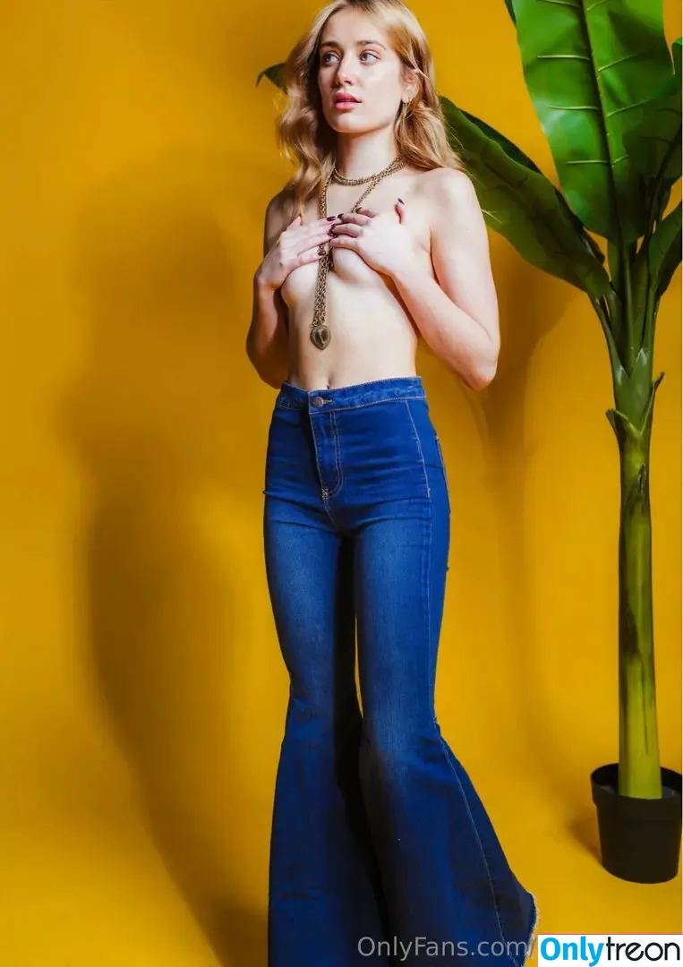 Scarlettnior nude photo #0419 (scarlett.nior)