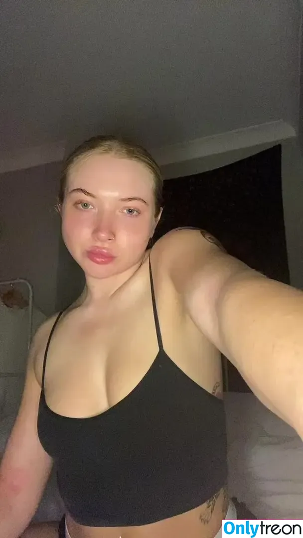 Scarlettx_xoxo nude photo #0002 (scarlett_x.o.xo / yourscarlettx)