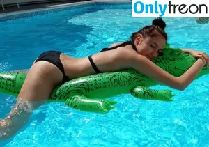 ScrambledAshton nude photo #0001