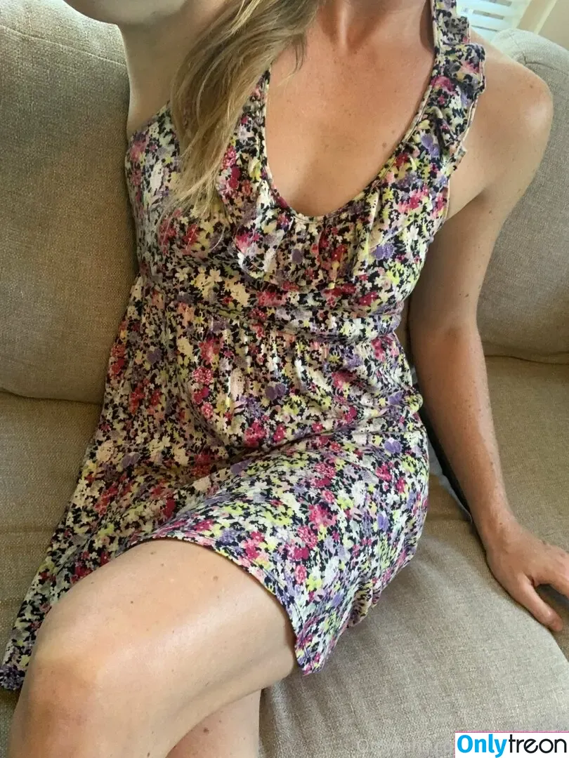seattlesofia nude photo #0004 (seattlesophia)