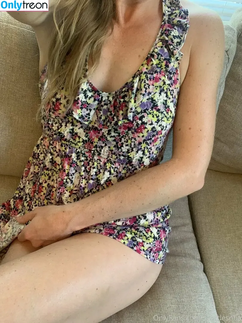 seattlesofia nude photo #0007 (seattlesophia)