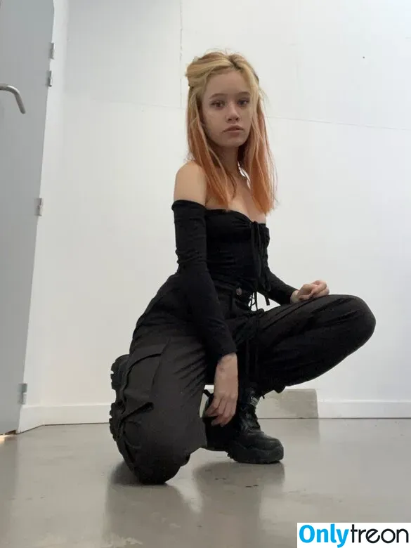 Seckooh nude photo #0017 (Seckooh_art)