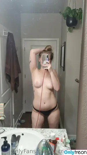 secretlyss66 / midnightfantasea nude photo #0008