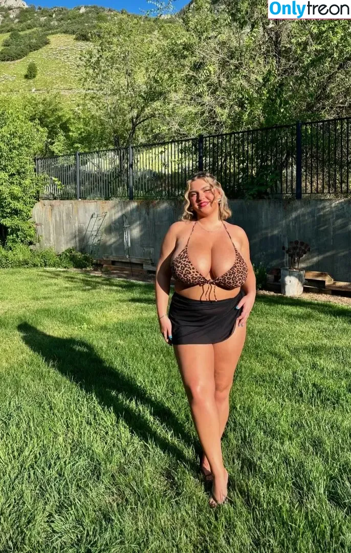seerahb2 nude photo #0390 (sheygabriella / sierra_bellingar / sierralorae)