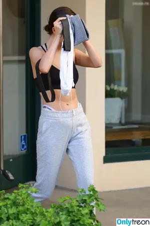 Selena Gomez / selena.gomez / selenagomez nude photo #9003