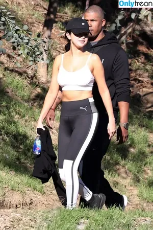 Selena Gomez / selena.gomez / selenagomez nude photo #9019