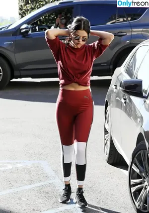 Selena Gomez / selena.gomez / selenagomez nude photo #9040