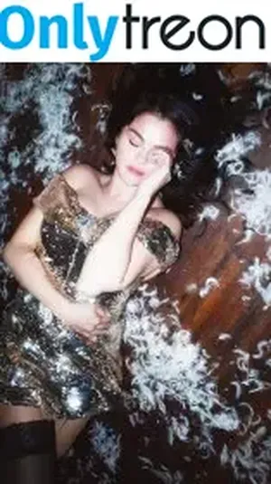 Selena Gomez / selena.gomez / selenagomez nude photo #9080