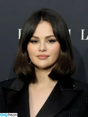 Selena Gomez / selena.gomez / selenagomez nude photo #9103