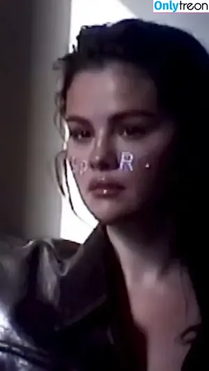 Selena Gomez / selena.gomez / selenagomez nude photo #9110