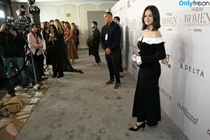 Selena Gomez / selena.gomez / selenagomez nude photo #9286