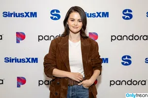Selena Gomez / selena.gomez / selenagomez nude photo #9418