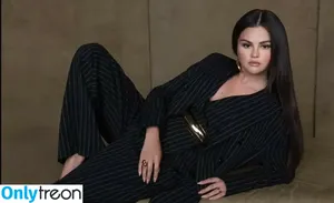Selena Gomez / selena.gomez / selenagomez nude photo #9586