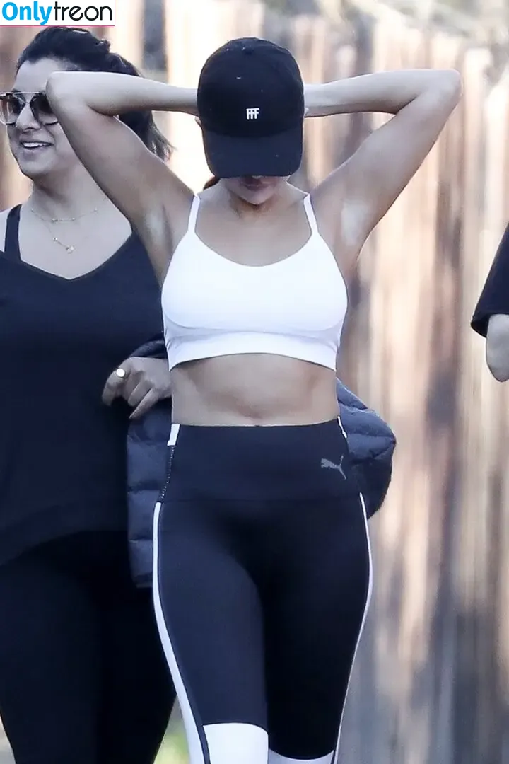 Selena Gomez nude photo #9016 (selena.gomez / selenagomez)