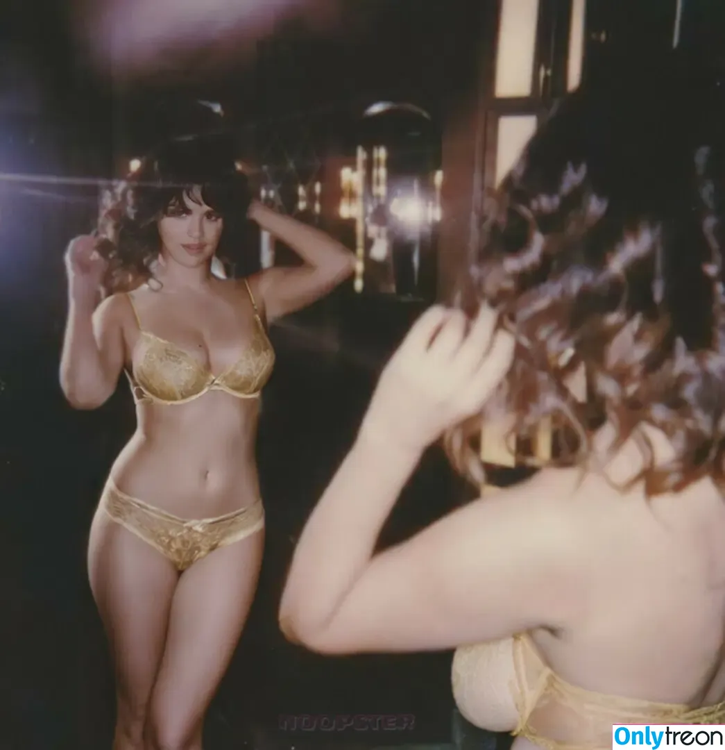 Selena Gomez nude photo #9150 (selena.gomez / selenagomez)
