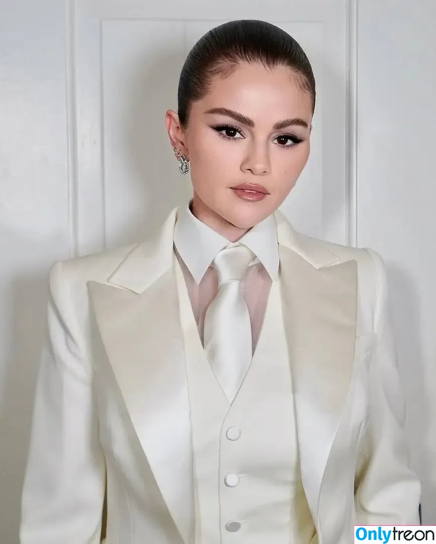 Selena Gomez nude photo #9639 (selena.gomez / selenagomez)