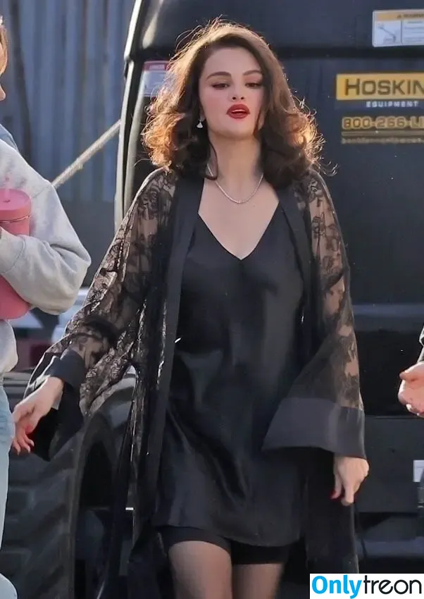 Selena Gomez nude photo #9871 (selena.gomez / selenagomez)