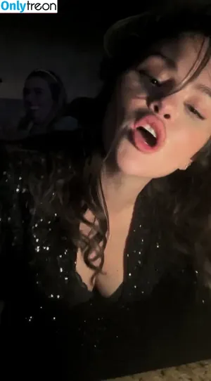 Selena Gomez / selena.gomez / selenagomez nude photo #7093