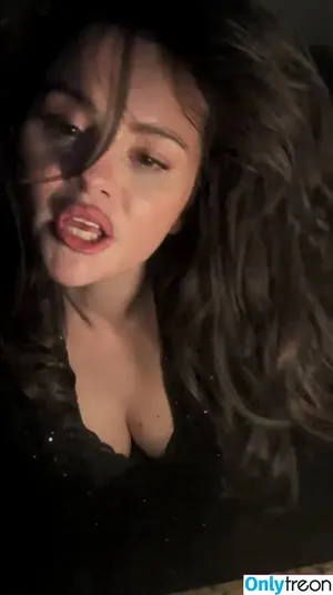 Selena Gomez / selena.gomez / selenagomez nude photo #7096