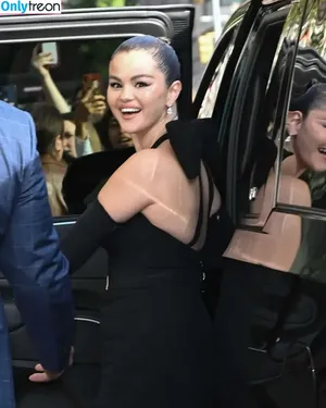 Selena Gomez / selena.gomez / selenagomez nude photo #7127