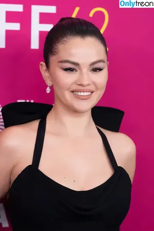 Selena Gomez / selena.gomez / selenagomez nude photo #7147