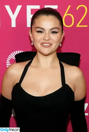Selena Gomez / selena.gomez / selenagomez nude photo #7213
