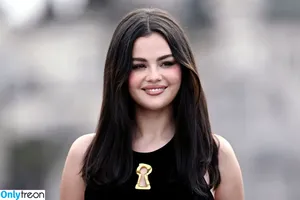Selena Gomez / selena.gomez / selenagomez nude photo #7441