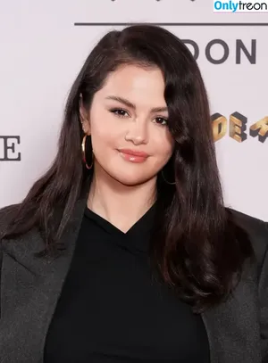 Selena Gomez / selena.gomez / selenagomez nude photo #7645