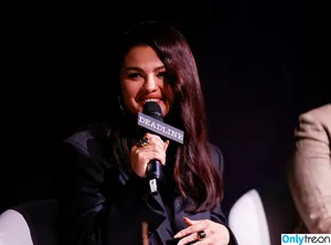 Selena Gomez / selena.gomez / selenagomez nude photo #7648