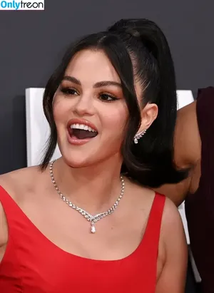 Selena Gomez / selena.gomez / selenagomez nude photo #7655