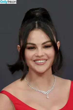 Selena Gomez / selena.gomez / selenagomez nude photo #7662