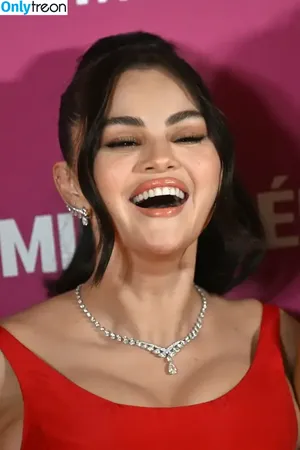 Selena Gomez / selena.gomez / selenagomez nude photo #7666