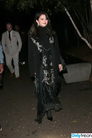 Selena Gomez / selena.gomez / selenagomez nude photo #7677