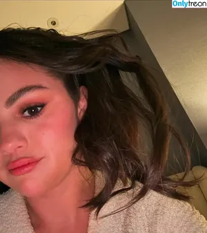 Selena Gomez / selena.gomez / selenagomez nude photo #7788