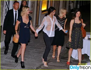 Selena Gomez / selena.gomez / selenagomez nude photo #7818