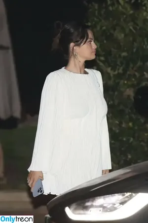 Selena Gomez / selena.gomez / selenagomez nude photo #7825