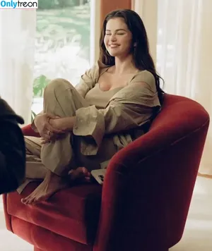 Selena Gomez / selena.gomez / selenagomez nude photo #7891