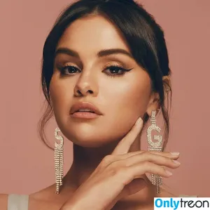 Selena Gomez / selena.gomez / selenagomez nude photo #7927