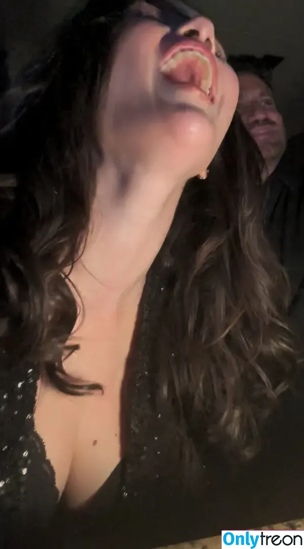 Selena Gomez nude photo #7087 (selena.gomez / selenagomez)