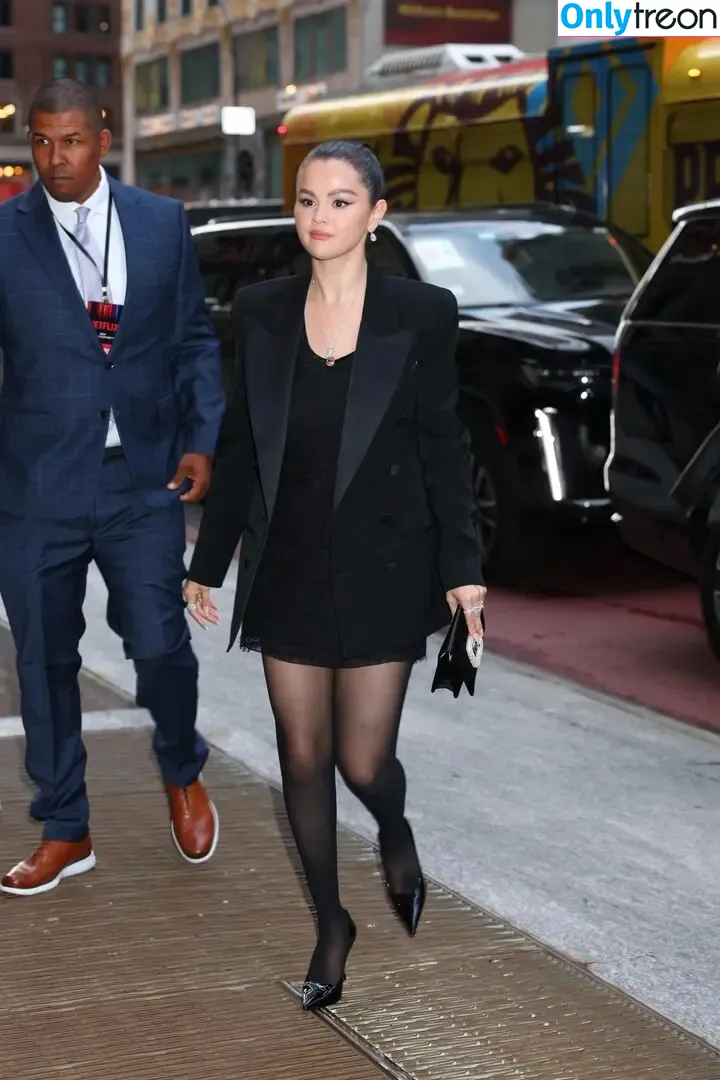 Selena Gomez nude photo #7186 (selena.gomez / selenagomez)