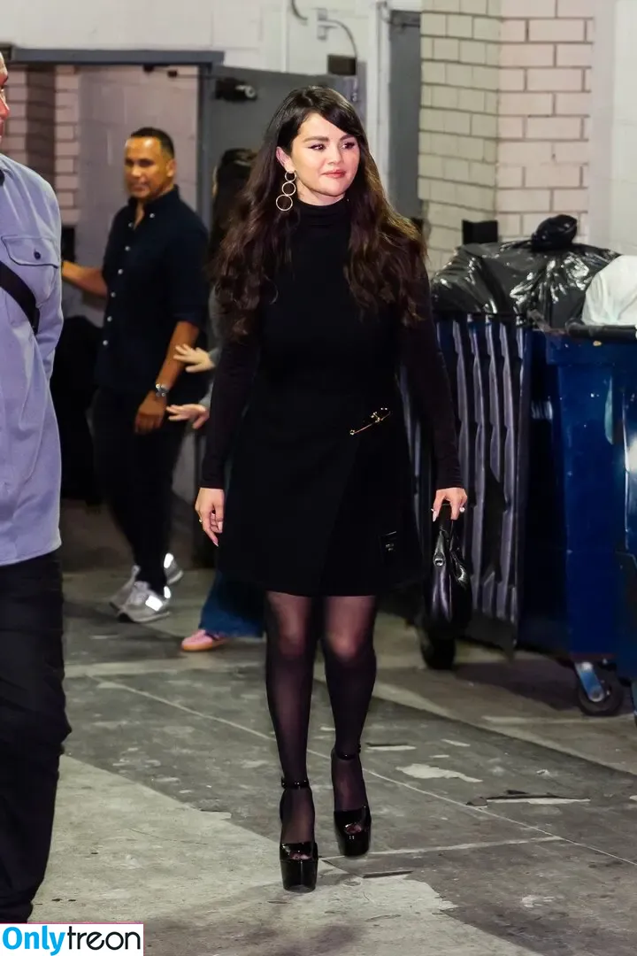 Selena Gomez nude photo #7253 (selena.gomez / selenagomez)