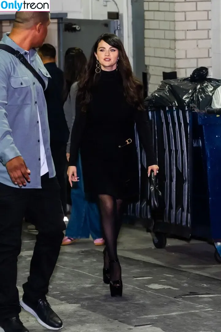 Selena Gomez nude photo #7260 (selena.gomez / selenagomez)