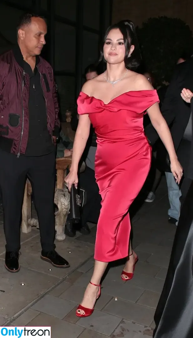 Selena Gomez nude photo #7683 (selena.gomez / selenagomez)