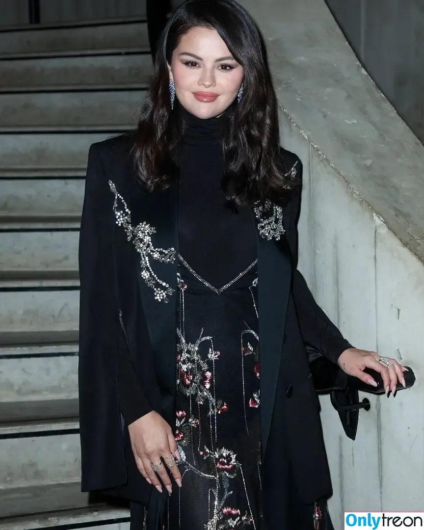 Selena Gomez nude photo #7747 (selena.gomez / selenagomez)