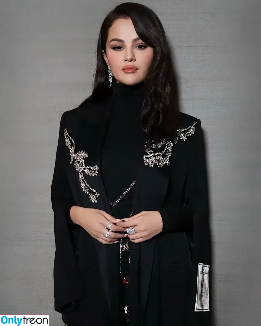 Selena Gomez nude photo #7749 (selena.gomez / selenagomez)