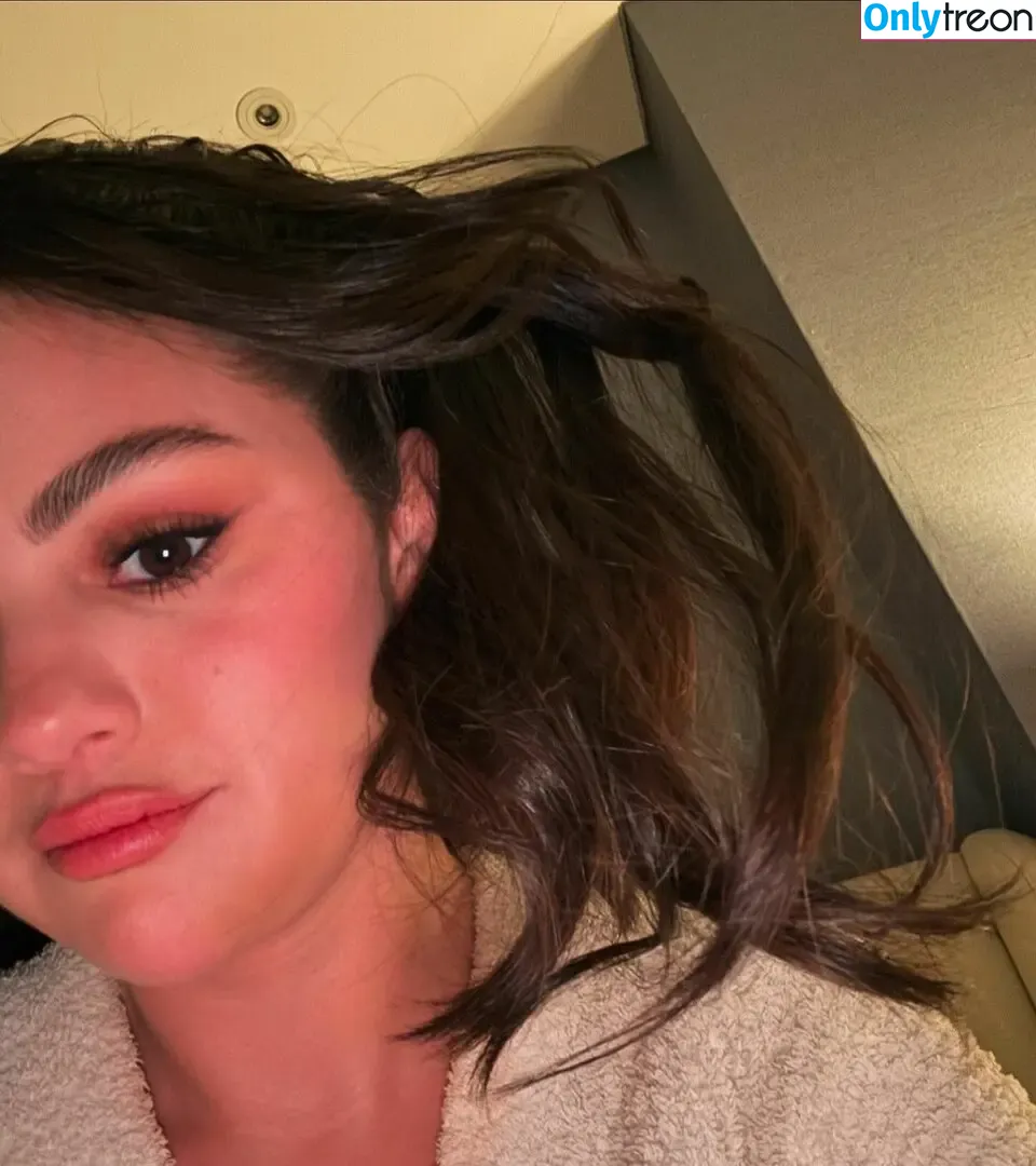 Selena Gomez nude photo #7788 (selena.gomez / selenagomez)