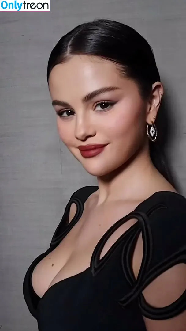 Selena Gomez nude photo #7794 (selena.gomez / selenagomez)