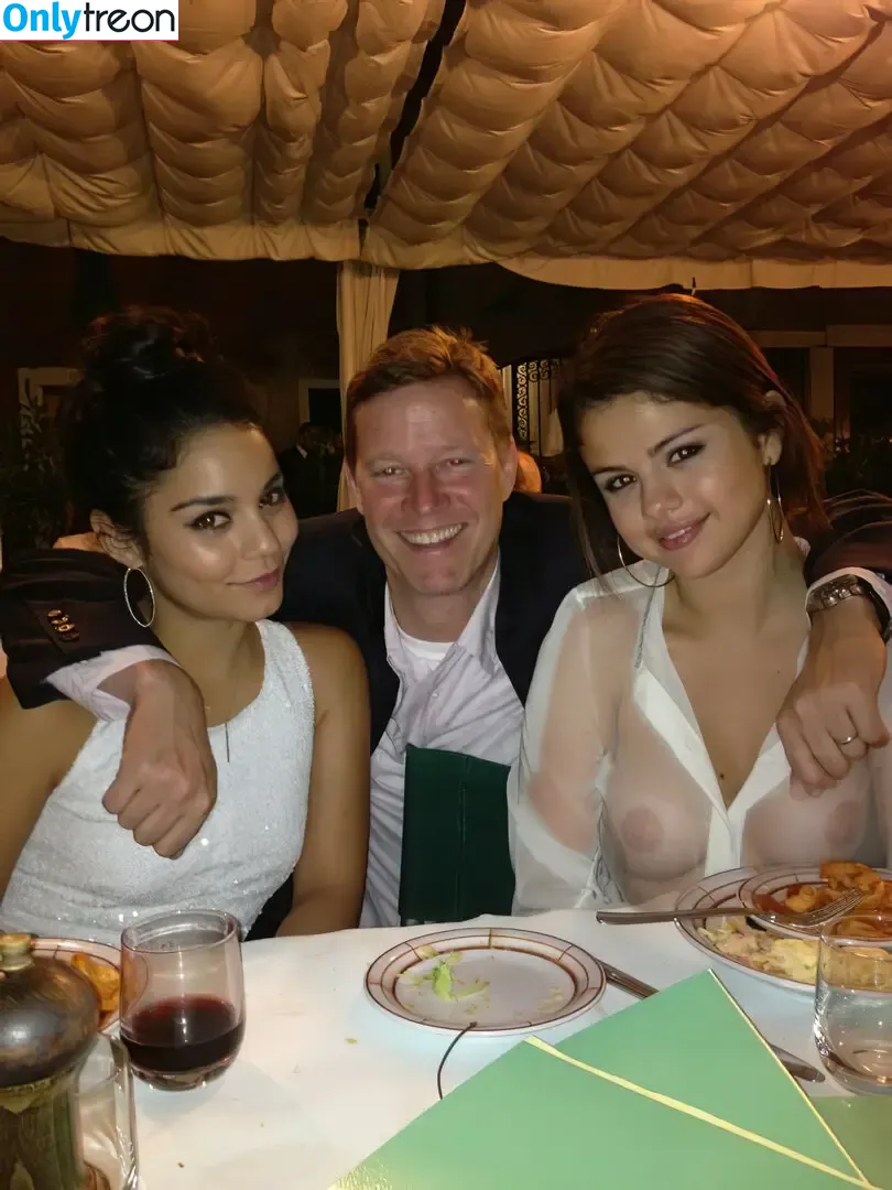 Selena Gomez nude photo #7813 (selena.gomez / selenagomez)