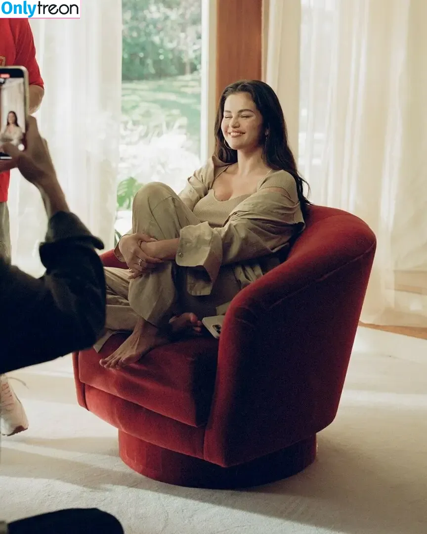 Selena Gomez nude photo #7925 (selena.gomez / selenagomez)