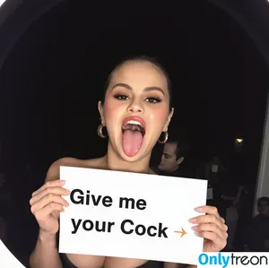 Selena Gomez / selena.gomez / selenagomez nude photo #8085